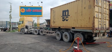 Chia sẻ kinh nghiệm lái xe tải nặng - container cho tài mới