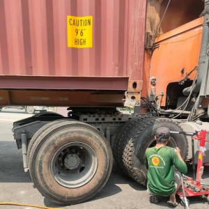 Hướng dẫn tháo lắp bánh xe tải hạng nặng đúng cách