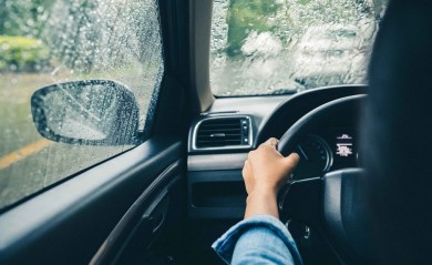 Những cách ứng phó thông minh giúp lái xe an toàn trong mùa mưa bão