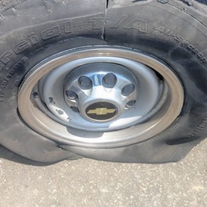Những thủ phạm gây tổn thọ cho lốp xe của bạn