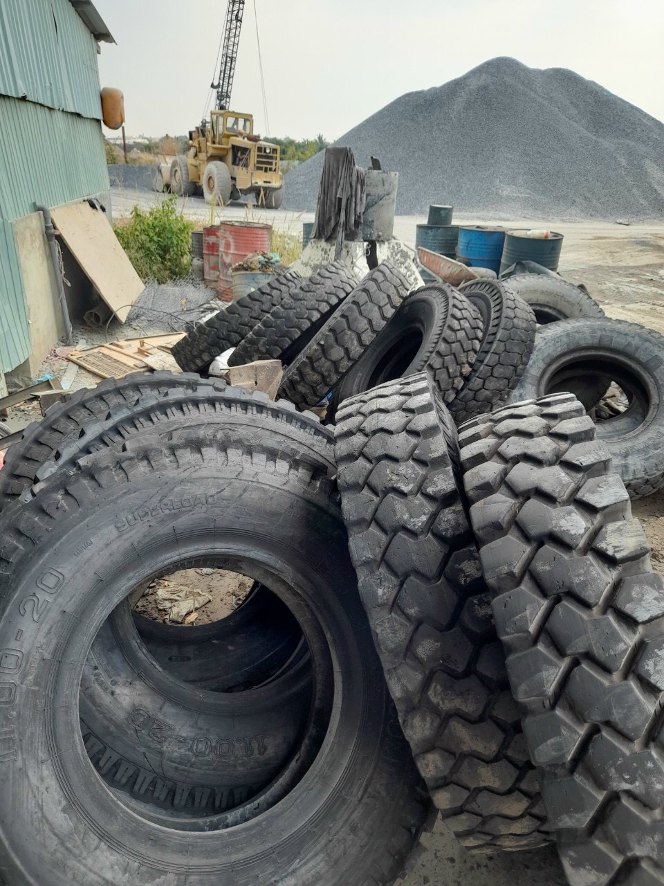 dịch vụ thay lốp xe ben 12.00R20 lưu động tại Bình Dương - TPHCM 24/7