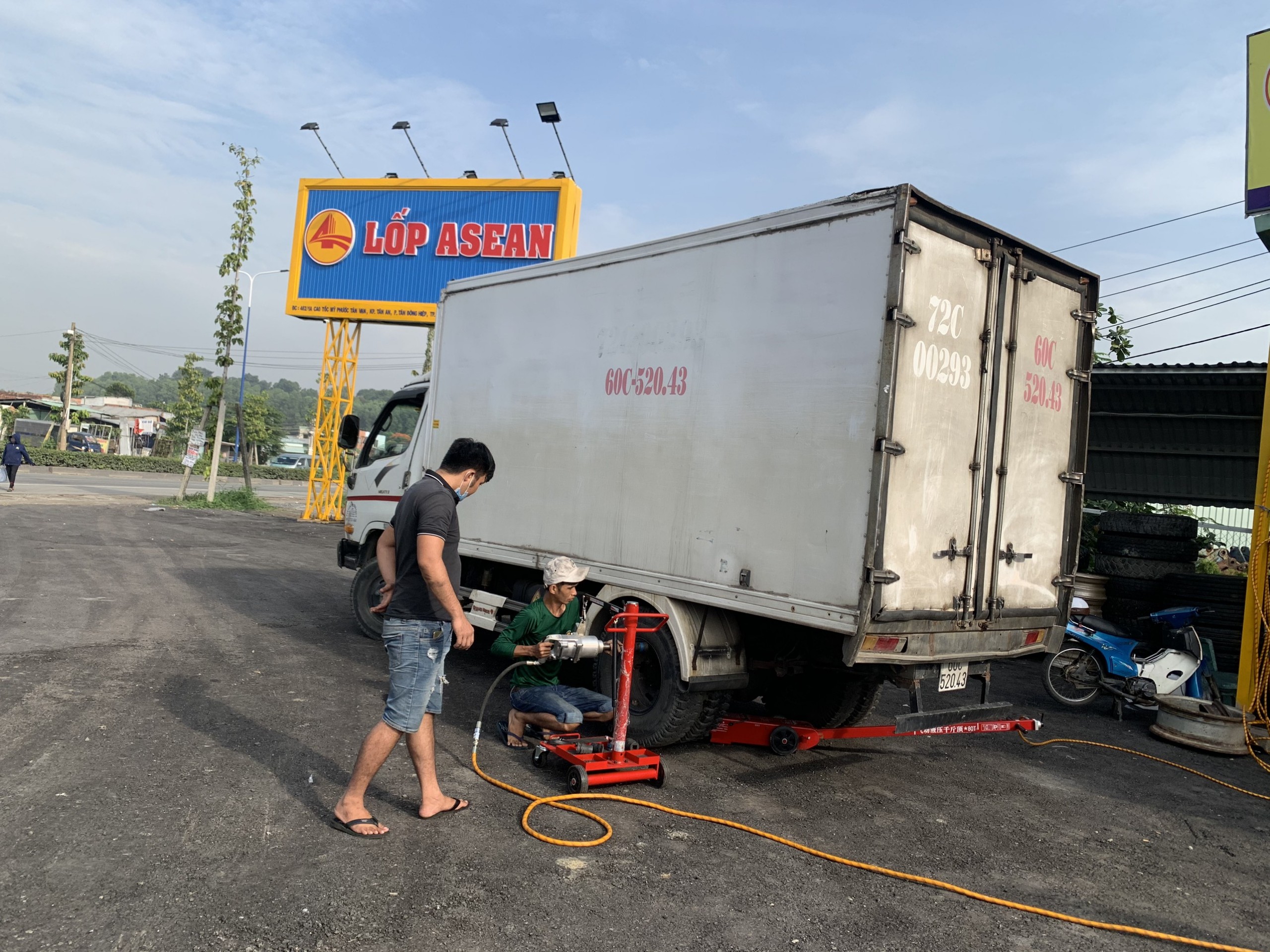 phân phối lốp xe tải nhẹ giá rẻ tại Bình Dương - TPHCM