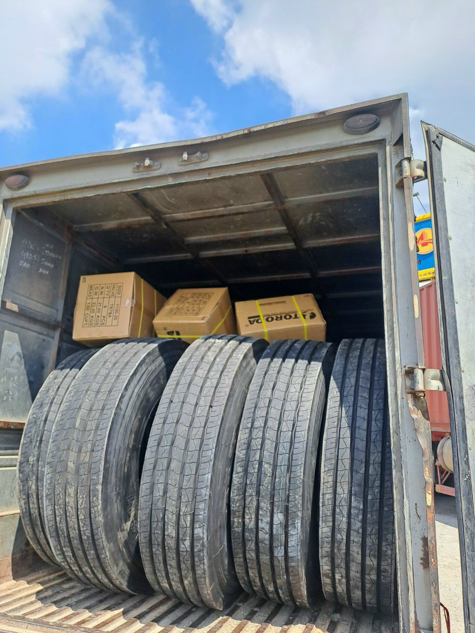 lốp xe tải giá rẻ bình dương