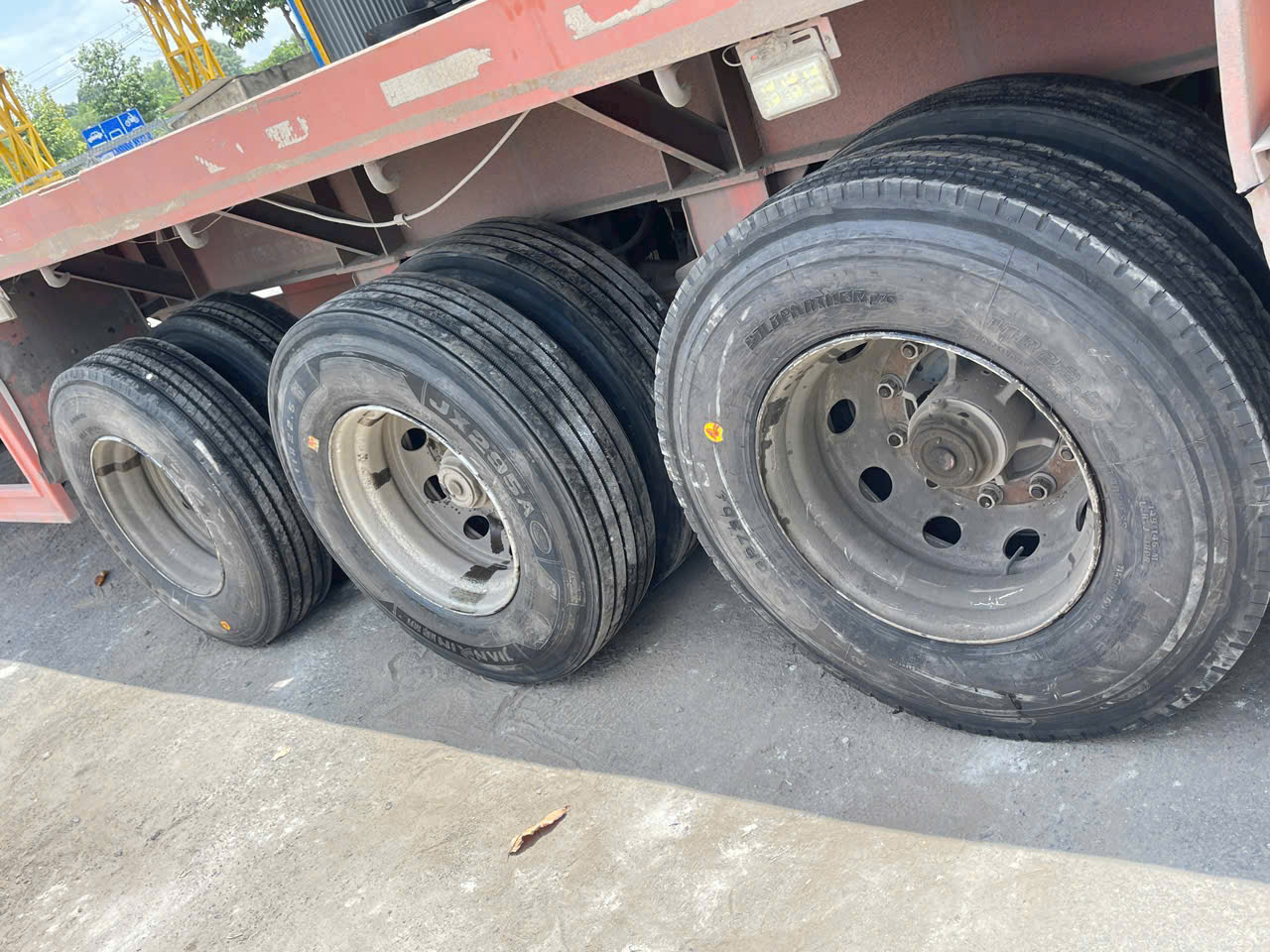 lốp container bình dương - tphcm