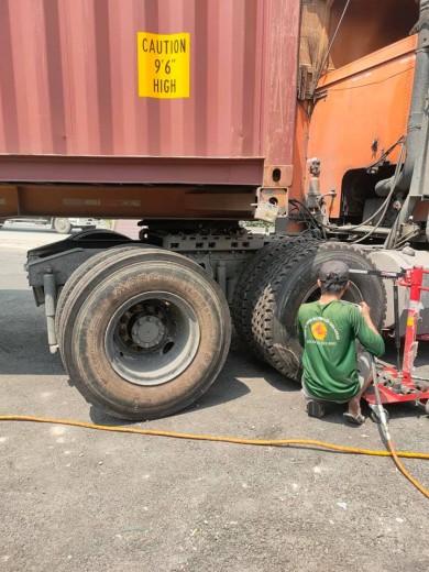 Áp suất lốp xe container tiêu chuẩn