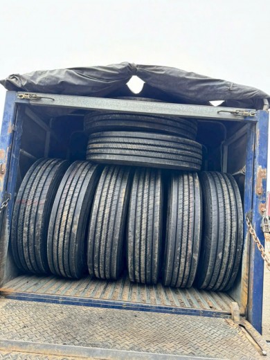 Cung cấp lốp dán xe tải - container tại Gia Lai