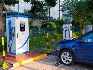 Những lưu ý quan trọng khi lái ô tô điện đi đường dài