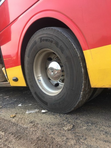 Rãnh và hoa lốp liên quan gì tới từng loại xe hơi?