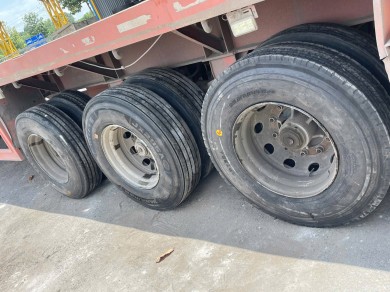 Thay lốp xe container uy tín Bình Dương - TPHCM