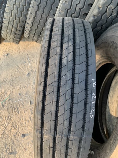 Tổng đại lý vỏ dán - lốp dán xe tải - xe ben - container tại Cảng Nghi Sơn - Thanh Hóa