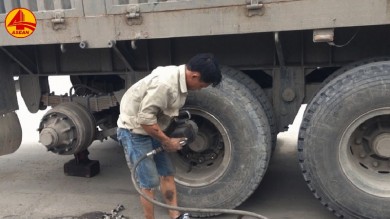 Vá vỏ - vá lốp lưu động 24/7 tại Bình Dương